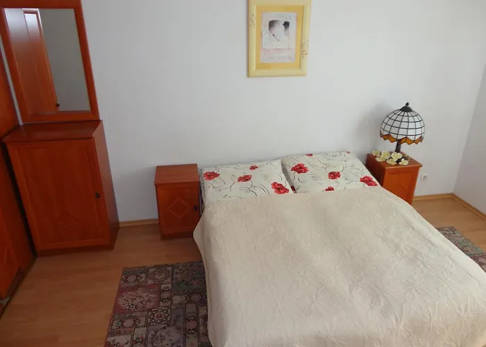 Quarto em Acomodações Particulares Aida *